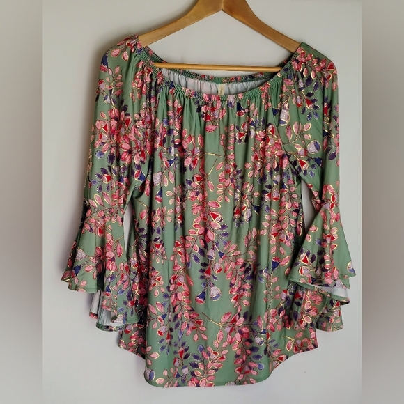 Yoaresweet Off The Shoulder Blouse Floral Women's Sz M NWT 3/4 Flutter Sleeves - Picture 3 of 11